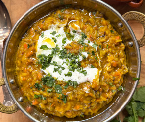 Kitchari Mung-Reis Dal mit Kürbis