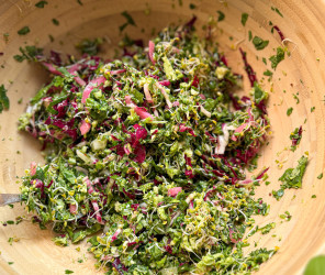 Grüner Hacksalat